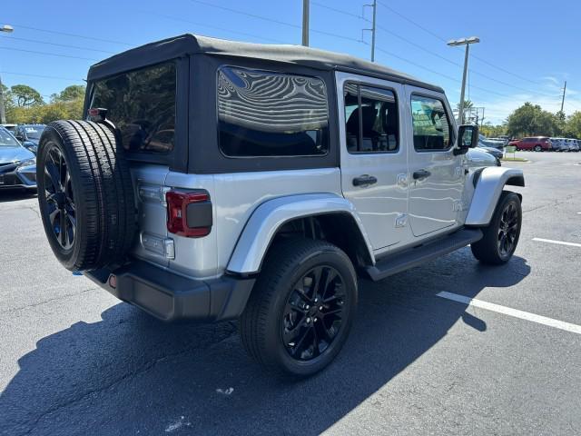 Photo of 2022 Silver Zynith Clearcoat Jeep Wrangler Unlimited 4xe