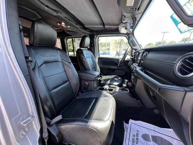 Photo of 2022 Silver Zynith Clearcoat Jeep Wrangler Unlimited 4xe