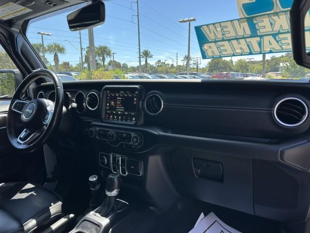 Photo of 2022 Silver Zynith Clearcoat Jeep Wrangler Unlimited 4xe