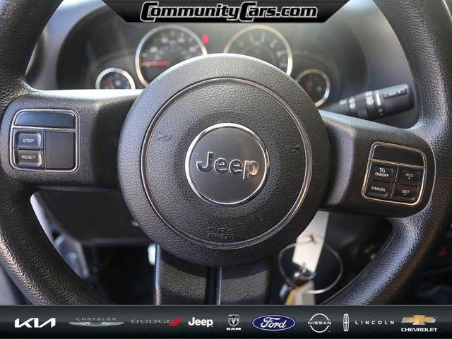 Photo of 2013 Billet Clearcoat Metallic Jeep Wrangler