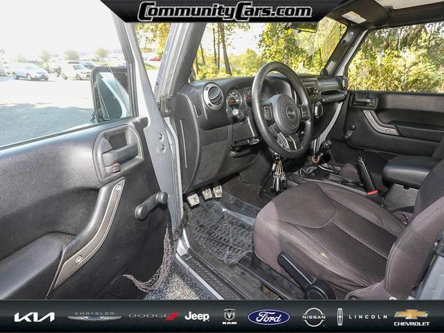 Photo of 2013 Billet Clearcoat Metallic Jeep Wrangler