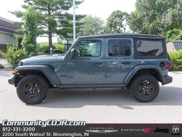 Photo of 2025 Anvil Clearcoat Jeep Wrangler
