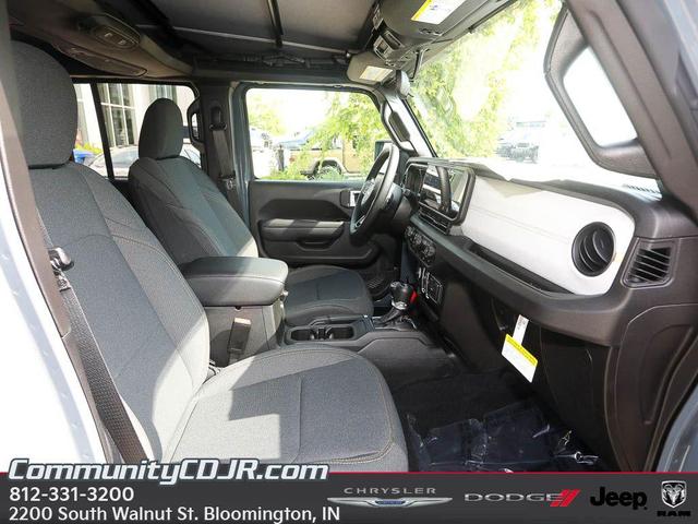 Photo of 2025 Anvil Clearcoat Jeep Wrangler