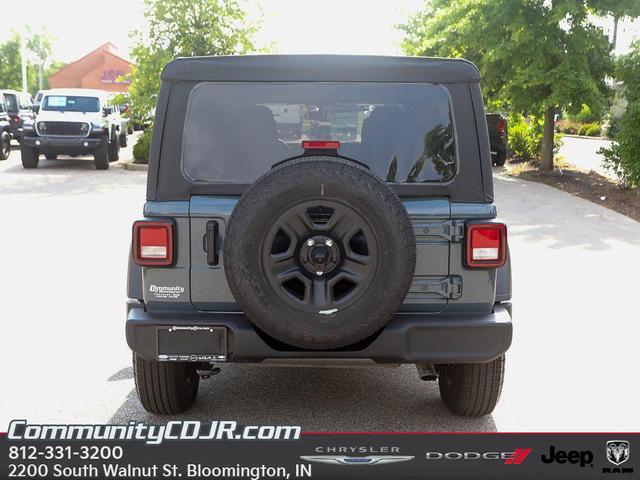 Photo of 2025 Anvil Clearcoat Jeep Wrangler