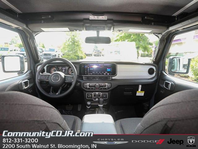 Photo of 2025 Anvil Clearcoat Jeep Wrangler
