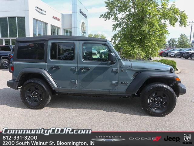 Photo of 2025 Anvil Clearcoat Jeep Wrangler