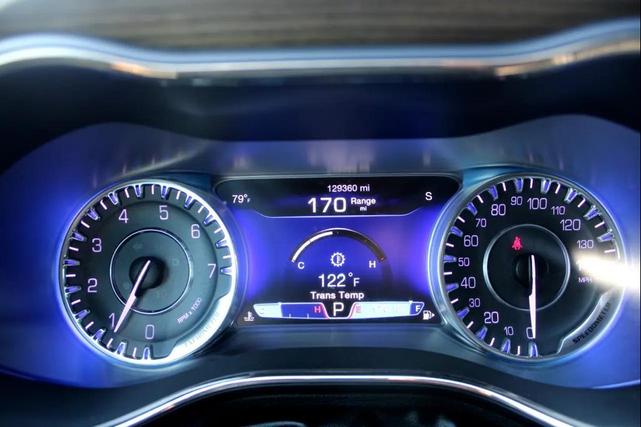 Photo of 2016 Vivid Blue Pearlcoat Chrysler 200