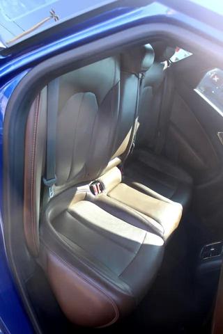 Photo of 2016 Vivid Blue Pearlcoat Chrysler 200