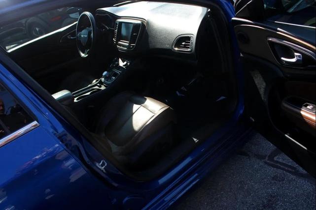 Photo of 2016 Vivid Blue Pearlcoat Chrysler 200