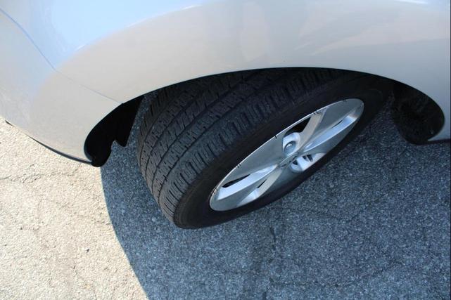 Photo of 2015 Bright Silver Kia Soul