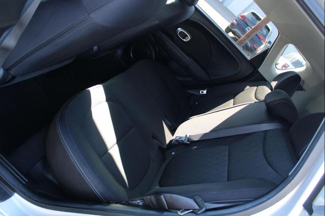 Photo of 2015 Bright Silver Kia Soul