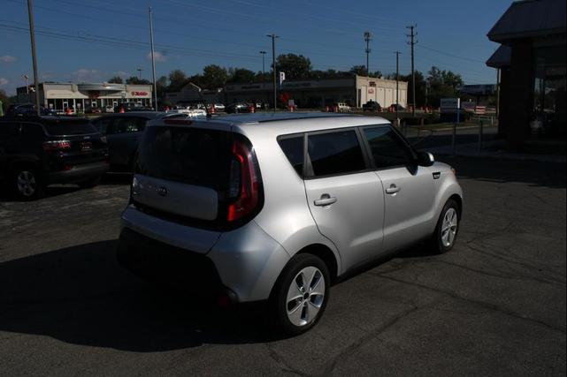 Photo of 2015 Bright Silver Kia Soul