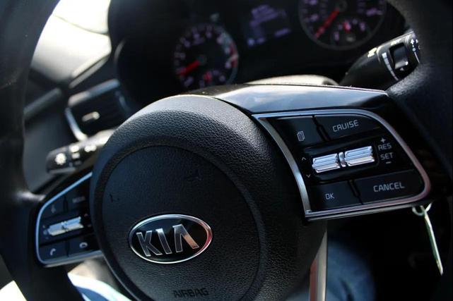 Photo of 2020 Snow White Pearl Kia Optima