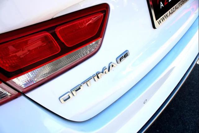 Photo of 2020 Snow White Pearl Kia Optima