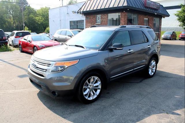 Photo of 2013 Sterling Gray Metallic Ford Explorer