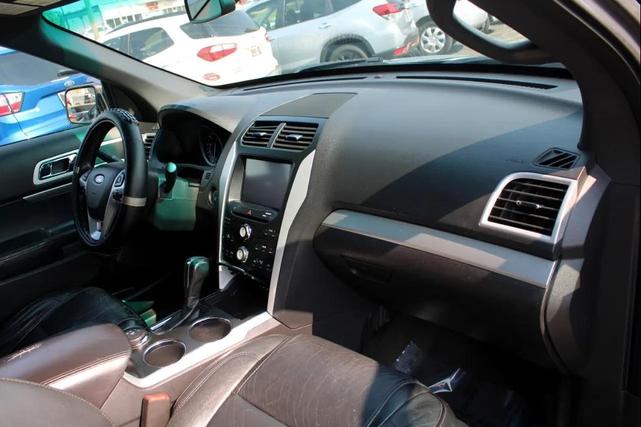 Photo of 2013 Sterling Gray Metallic Ford Explorer