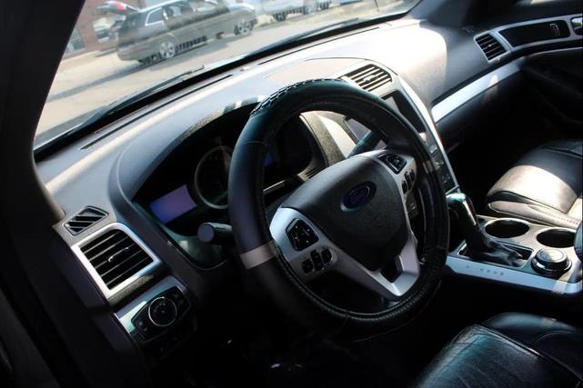 Photo of 2013 Sterling Gray Metallic Ford Explorer