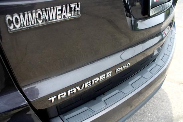 Photo of 2017 Tungsten Metallic Chevrolet Traverse
