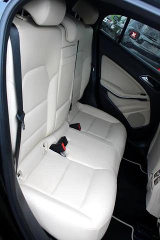Photo of 2020 Black Mercedes-Benz GLA 250