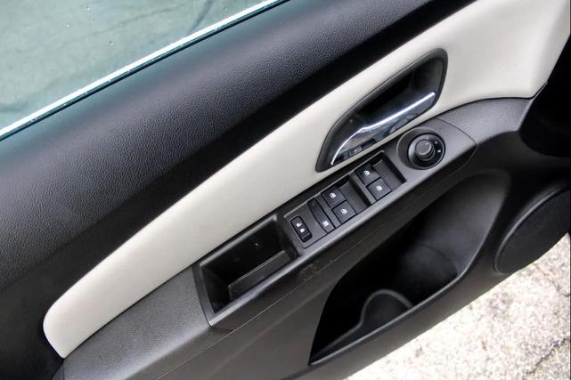 Photo of 2015 Tungsten Metallic Chevrolet Cruze