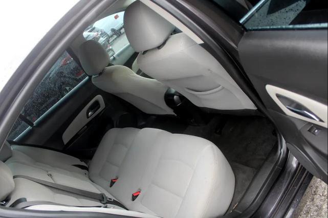 Photo of 2015 Tungsten Metallic Chevrolet Cruze