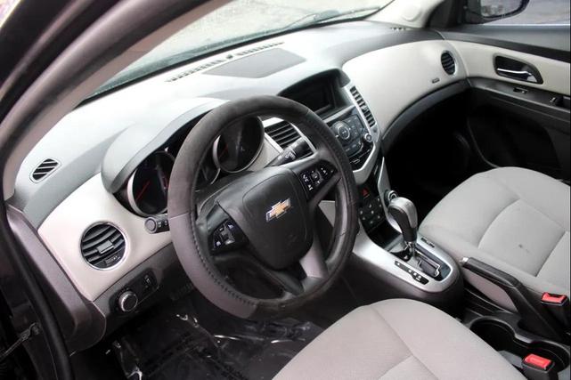 Photo of 2015 Tungsten Metallic Chevrolet Cruze