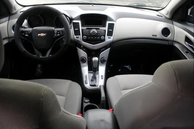Photo of 2015 Tungsten Metallic Chevrolet Cruze