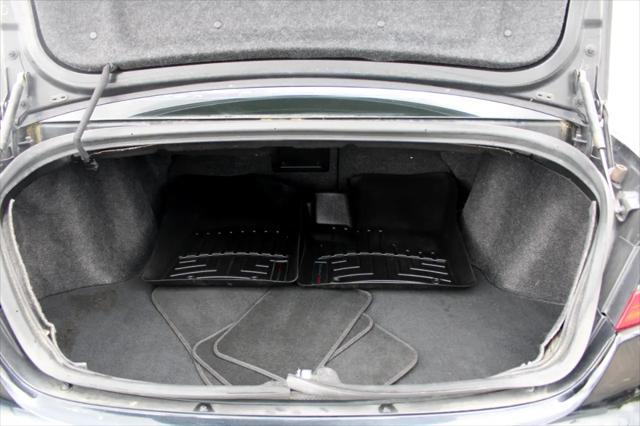 Photo of 2013 Black Clearcoat Chrysler 200