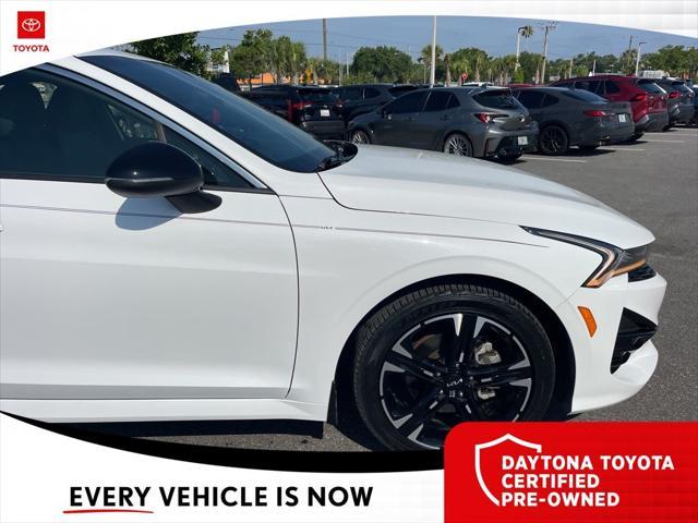 Photo of 2023 Glacial White Pearl Kia K5