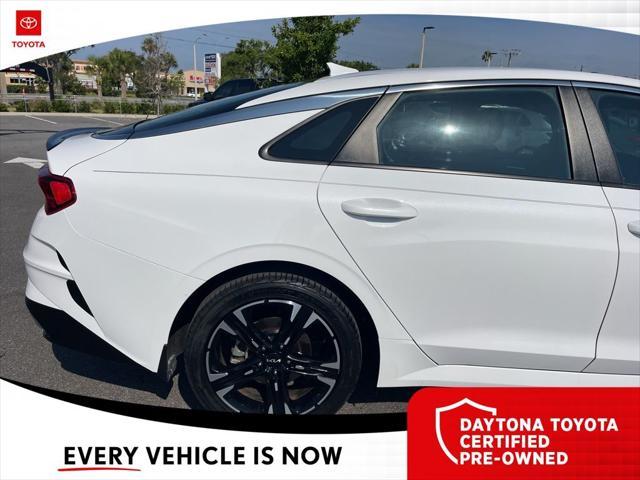 Photo of 2023 Glacial White Pearl Kia K5