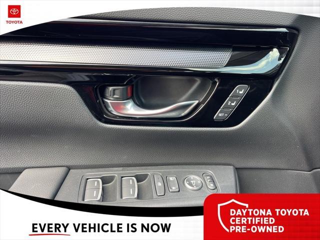 Photo of 2025 Urban Gray Pearl Honda CR-V Hybrid