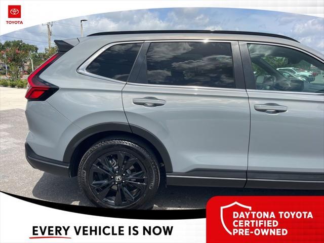 Photo of 2025 Urban Gray Pearl Honda CR-V Hybrid