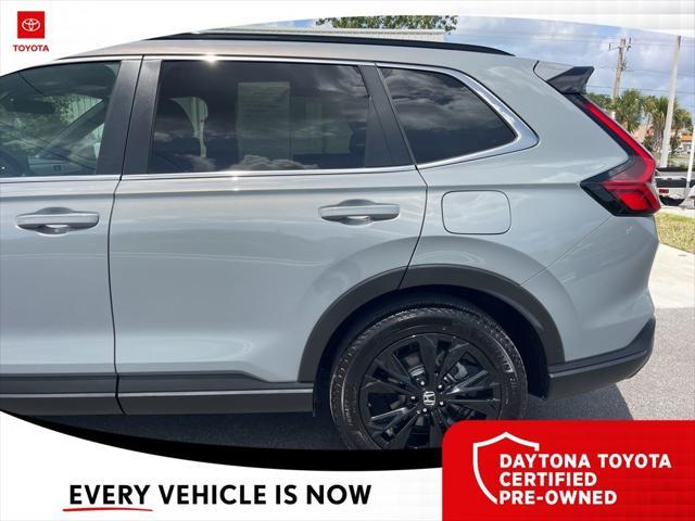 Photo of 2025 Urban Gray Pearl Honda CR-V Hybrid