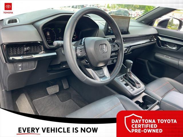 Photo of 2025 Urban Gray Pearl Honda CR-V Hybrid