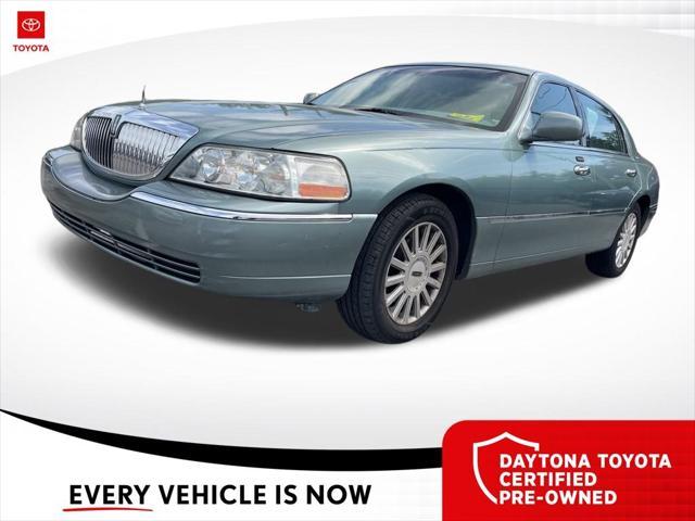 2005 Lincoln Town Car