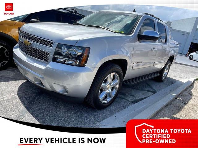 Photo of 2012 Silver Ice Metallic Chevrolet Avalanche