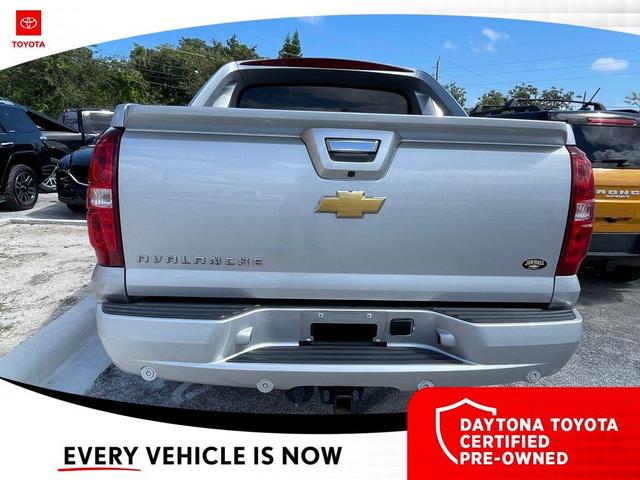 Photo of 2012 Silver Ice Metallic Chevrolet Avalanche
