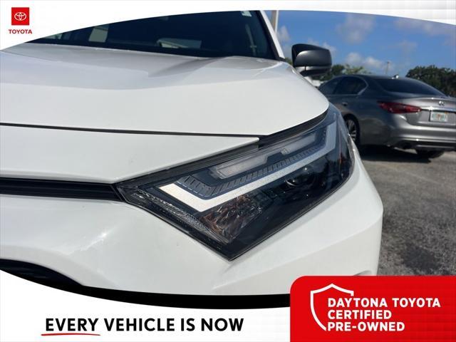Photo of 2024 Ice Cap Toyota RAV4