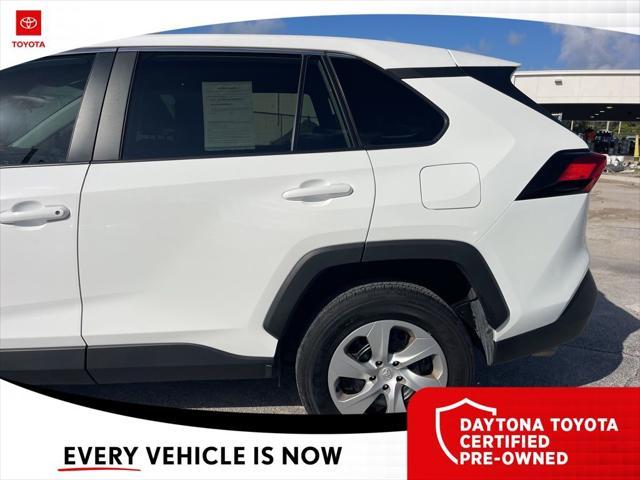 Photo of 2024 Ice Cap Toyota RAV4