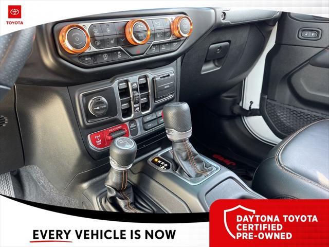 Photo of 2023 Bright White Clearcoat Jeep Gladiator