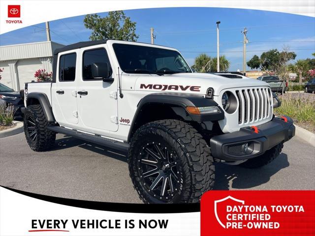 Photo of 2023 Bright White Clearcoat Jeep Gladiator