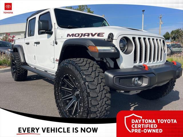 Photo of 2023 Bright White Clearcoat Jeep Gladiator