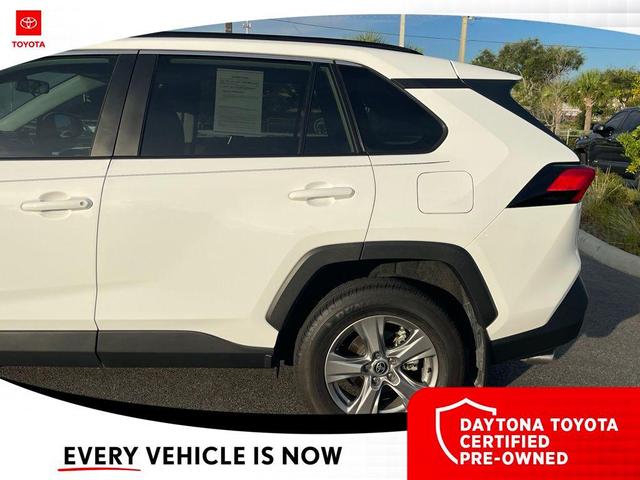 Photo of 2025 Ice Cap Toyota RAV4
