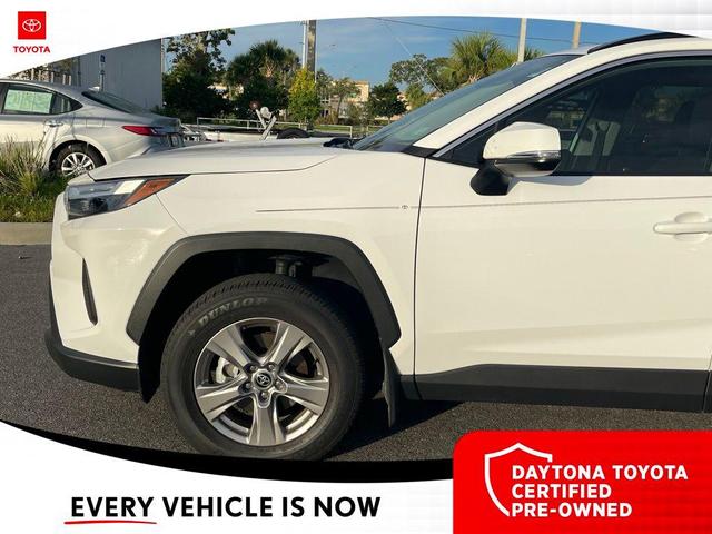 Photo of 2025 Ice Cap Toyota RAV4
