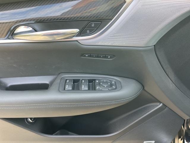Photo of 2024 Stellar Black Metallic Cadillac XT6