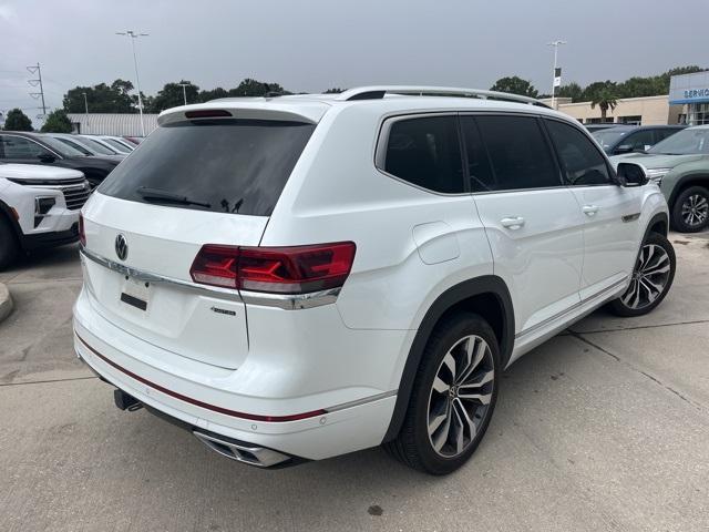Photo of 2023 Opal White Pearl Effect Volkswagen Atlas