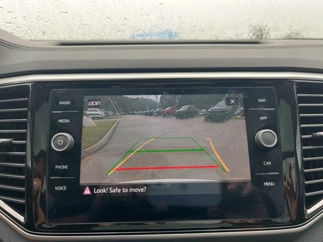 Photo of 2023 Opal White Pearl Effect Volkswagen Atlas