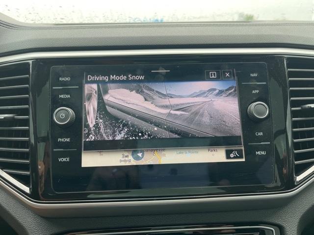 Photo of 2023 Opal White Pearl Effect Volkswagen Atlas