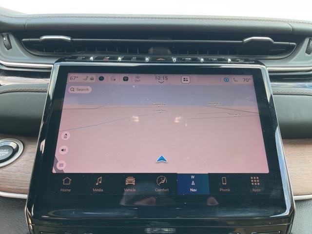 Photo of 2022 Metallic Jeep Grand Cherokee L