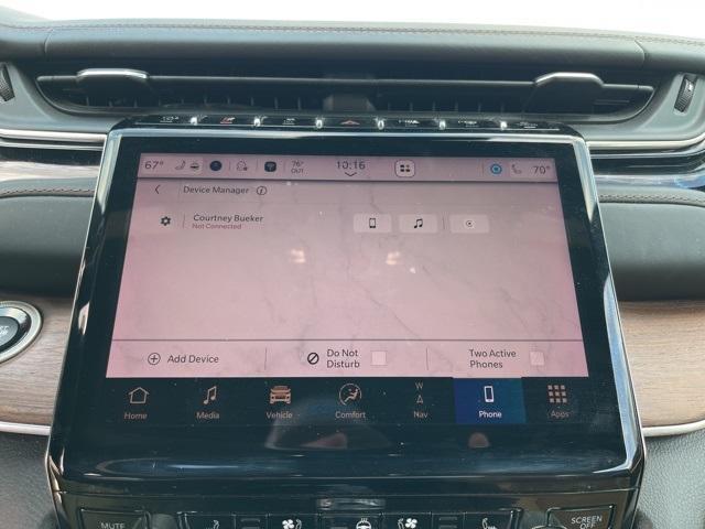 Photo of 2022 Metallic Jeep Grand Cherokee L